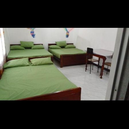 Dinesh Guest House Kataragama Exteriör bild